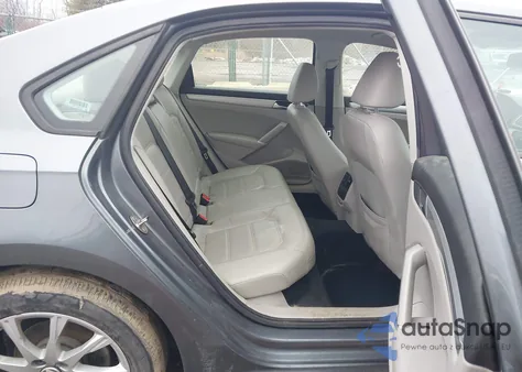 2019 Volkswagen Passat 2.0T Wolfsburg Edition z USA, uszkodzony, nr VIN 1VWLA7A3XKC007113